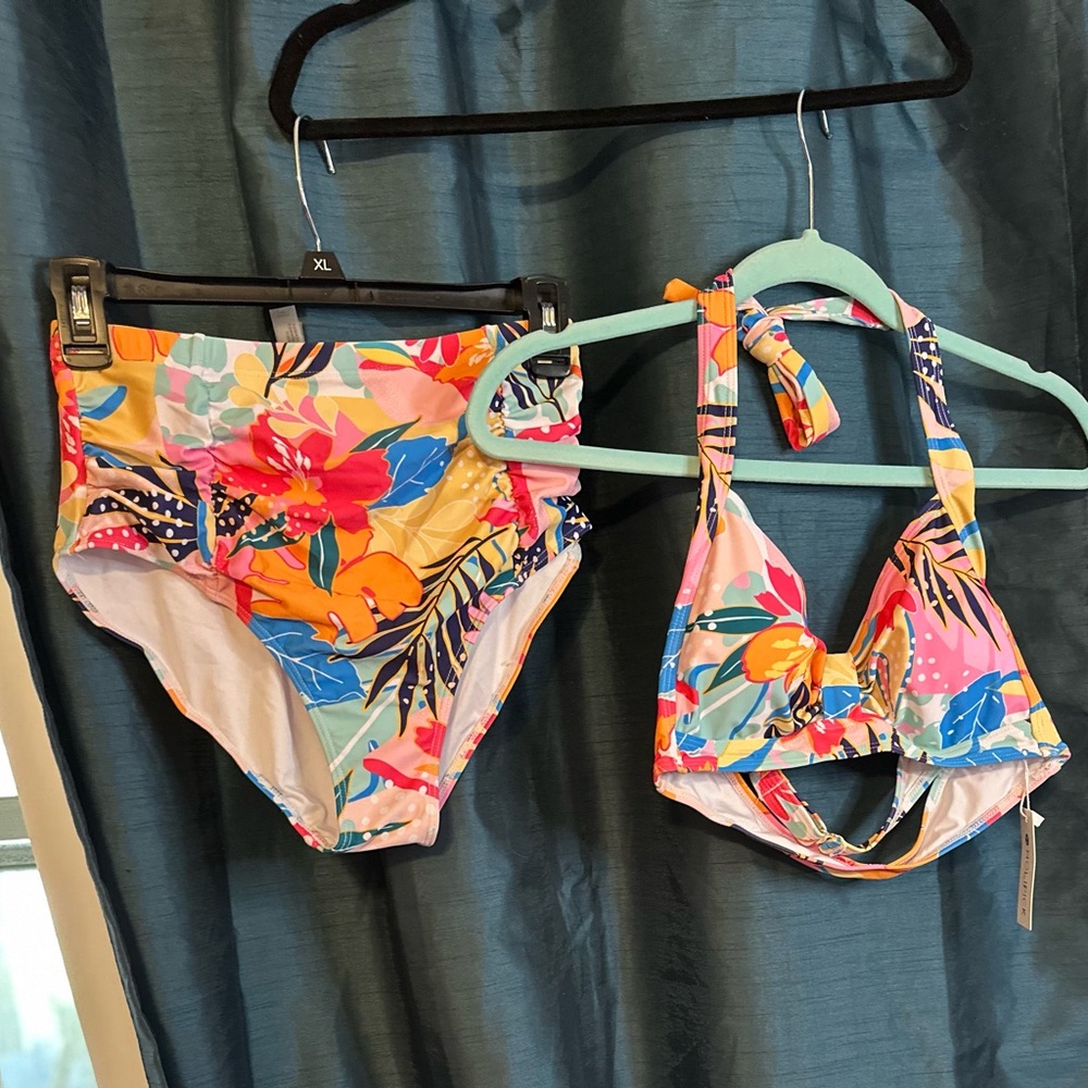 Holipick Floral Bikini Set with High-Waisted Bottoms and Halter Top